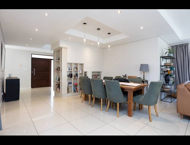 5 BEDROOM FREESTANDING TO LET IN STONEHURST MOUNTAIN ESTATE